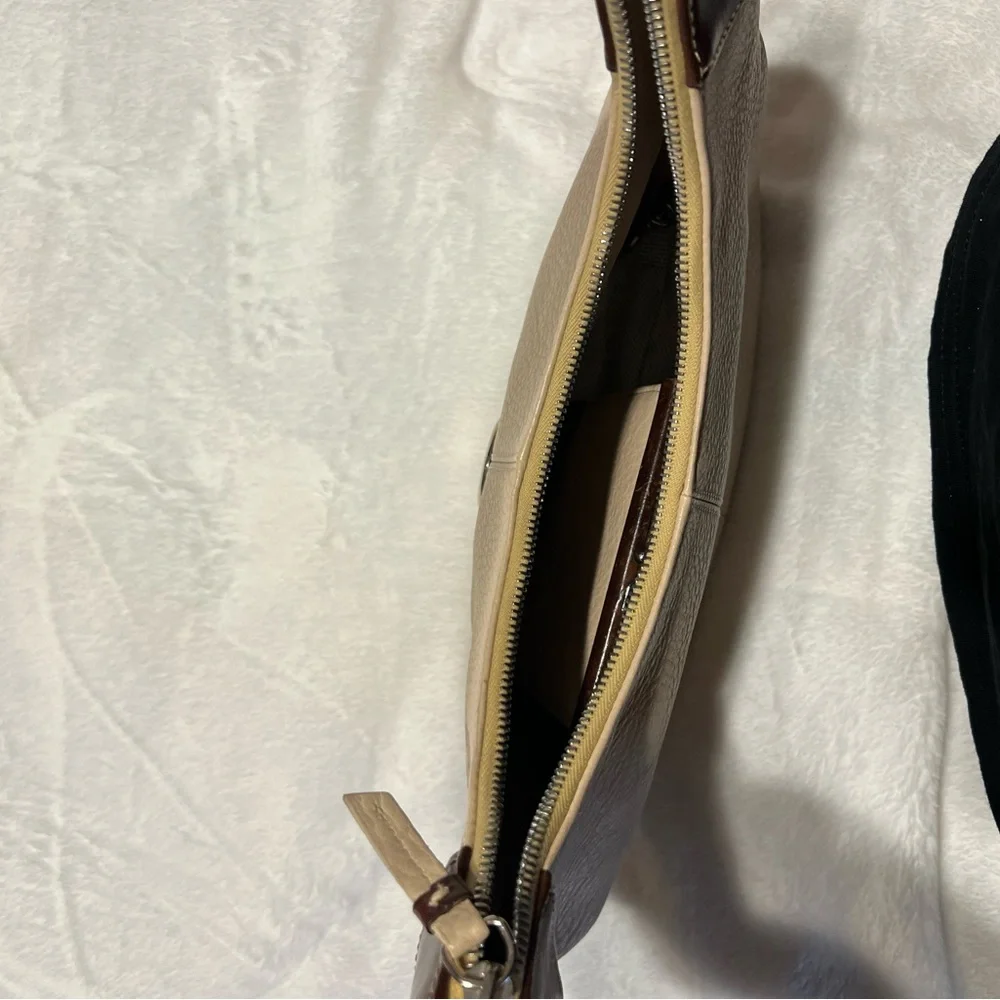 Dooney and Bourke - Picture 2 of 9